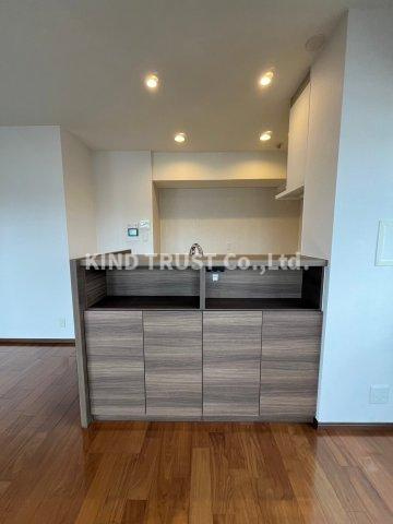 ライオンズマンション梅田中崎町の居間・リビング|こちらの居間で趣味の時間をお楽しみください