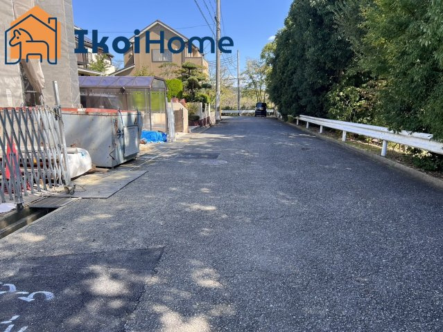 神戸市西区糀台1丁目　新築一戸建　２号棟の駐車場|●年中無休：当日予約可●西区、垂水区、明石市初。弊社は契約前に新築戸建の住宅診断を無料で行っています