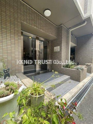CASA・ZABUのエントランス|ゆとりのあるエントランスです