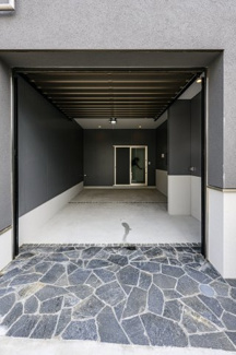 【駐車場】 | 駐車場×2あり、EV/PHV充電コンセント付きです
2024年9月30日撮影