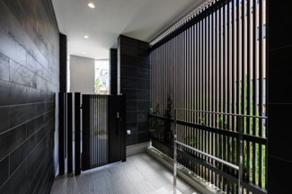 【エントランス】 | ゲストにも自慢できる高級感あるエントランス
2024年9月30日撮影