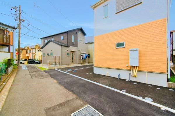 横浜市旭区善部町の新築一戸建の前面道路含む現地写真|陽当りの良さ、住環境を現地にてご確認下さい！
周辺環境も合わせてご案内させて頂きます！