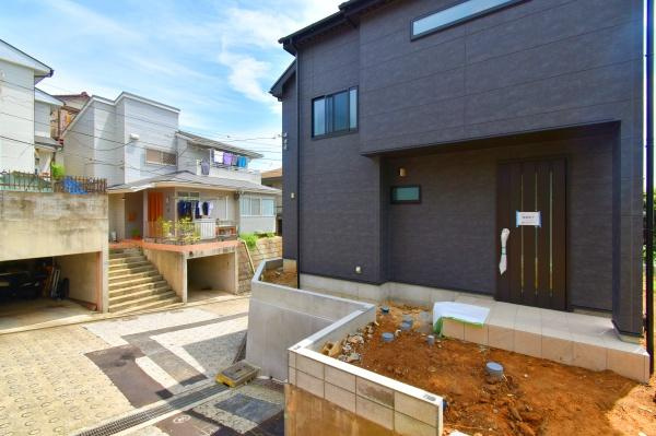 横浜市鶴見区北寺尾７丁目の新築一戸建の前面道路含む現地写真|周辺環境も合わせてご案内させて頂きます！
お気軽にお問い合わせ下さい！