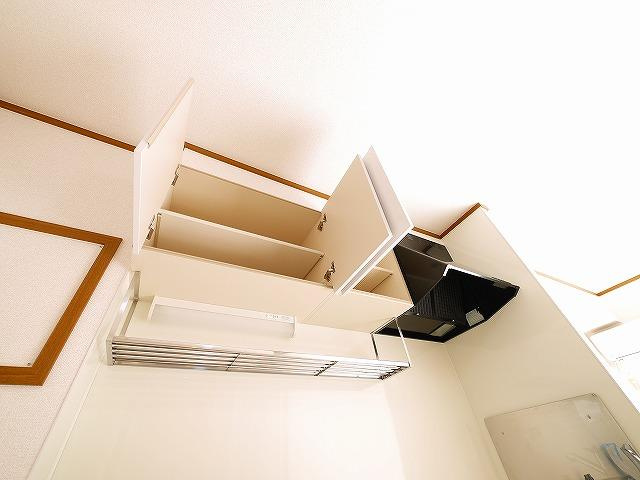 フォンテーヌ　Ｎ－Ⅱのキッチン|コンパクトなキッチンで掃除もラクラク