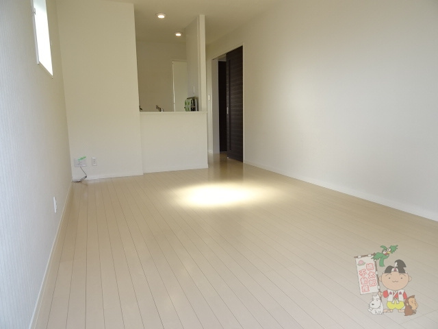 ソレイユコート神田町の居間・リビング