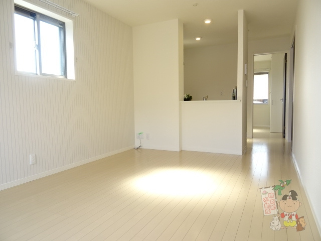 ソレイユコート神田町の居間・リビング