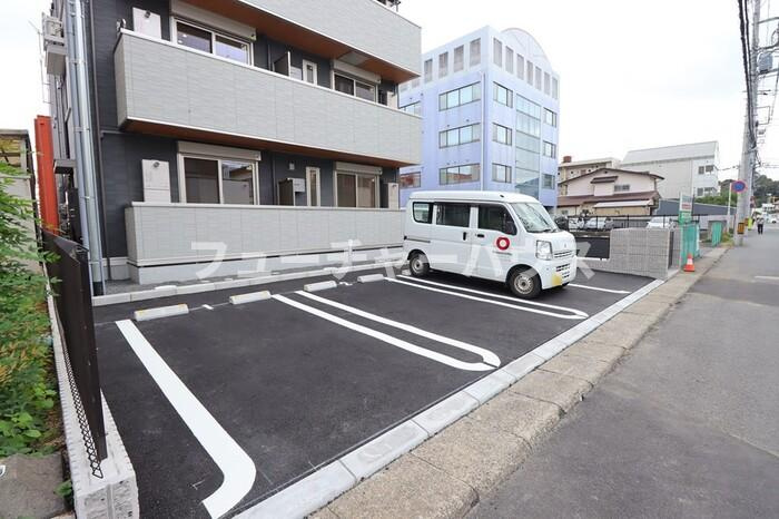 メルウェル城南の駐車場