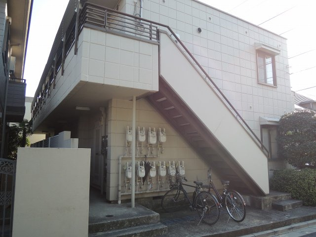 カーサ・西片のエントランス