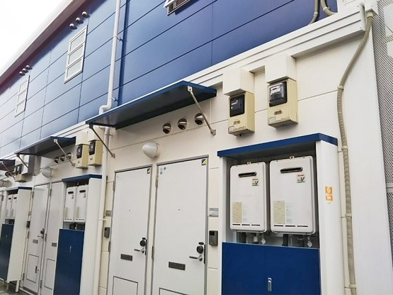 レオパレスＲＡＶＥのエントランス