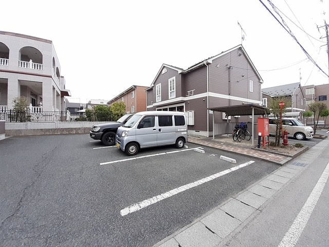 リッチオークヒルズ　Ｂの駐車場|駐車場