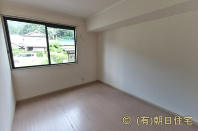 【洋室】 | メゾン彩