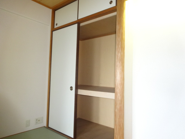 ラ・ビスタ宝塚イーストヴィラ１番館の収納