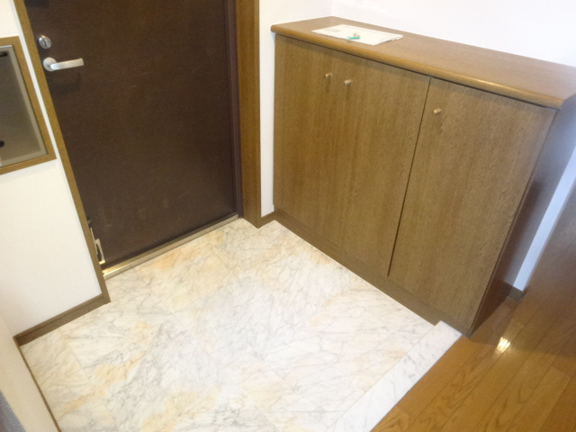 ラ・ビスタ宝塚イーストヴィラ１番館の玄関