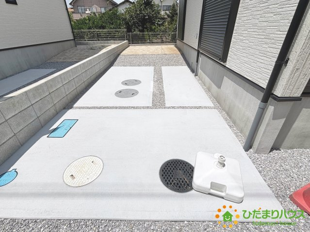上尾市地頭方　5期　新築一戸建て　グラファーレ　02の駐車場|カースペース総数台数2台駐車可能！
