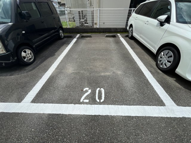 グランベール蒲田の駐車場