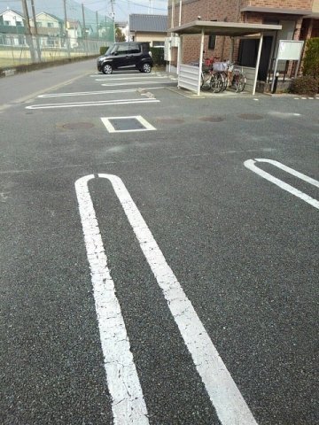 ケント・アヴェニュー壱番館の駐車場|駐車場があります