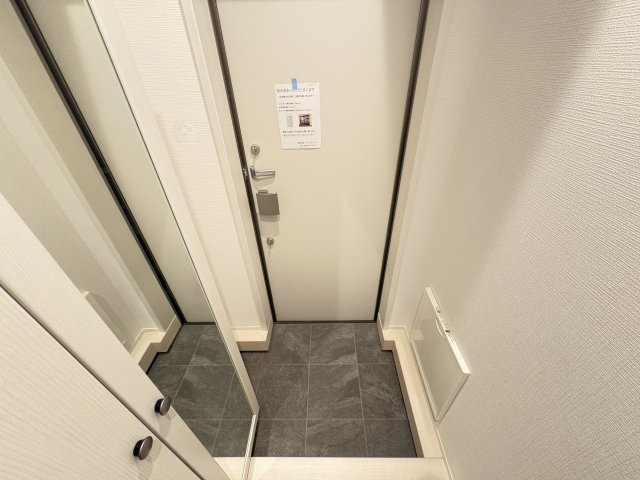 レトナー昭島の玄関|写真は同建物の別部屋を参考に掲載しております。