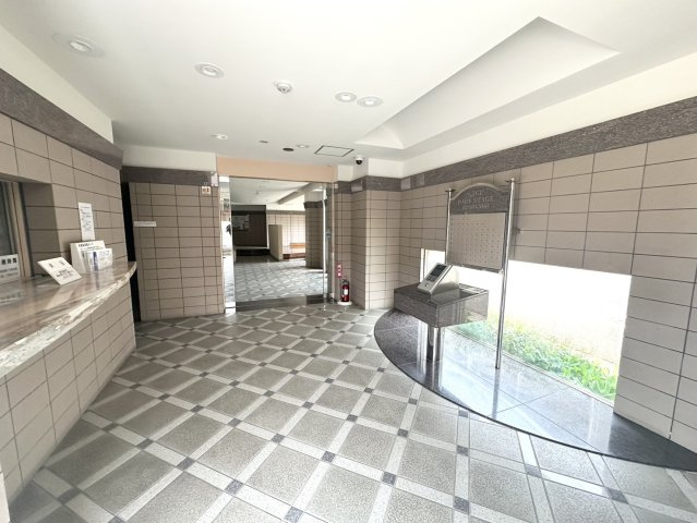 ナイスパークステージ泉中央のエントランス