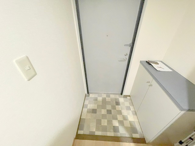 新居マンションの玄関