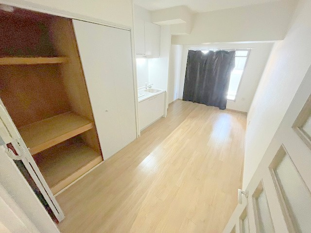 新居マンションの居間・リビング