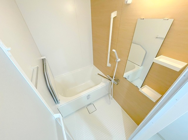 新居マンションの浴室