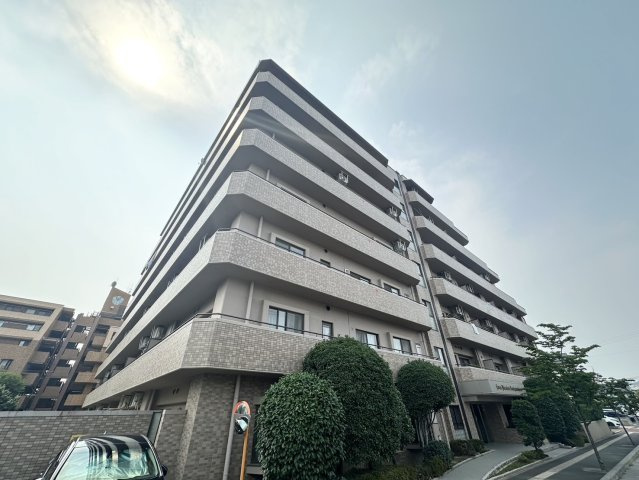 ライオンズマンション富沢公園の外観