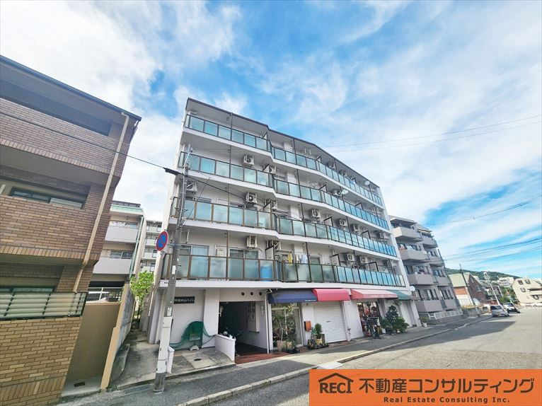 甲南本山ハイムの外観