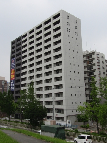 セレッソコートリバーサイドOSAKAの外観|梅田の街が一望できます。