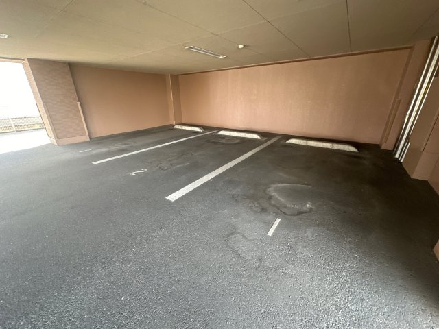 エトワール英賀保の駐車場