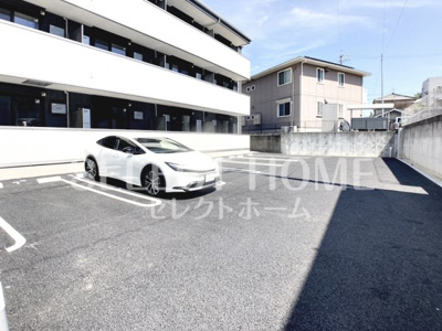 【駐車場】 | D-AVANCE明大寺 | 車をお持ちの方に嬉しい駐車場付きの物件です
