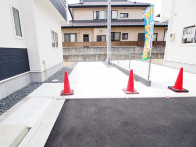 【駐車場】 | Blooming　Garden　南沢又東谷地　２号棟