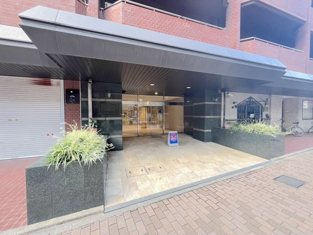 ライオンズマンション赤坂のエントランス