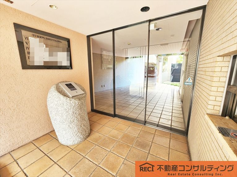 チュリス芦屋川のエントランス
