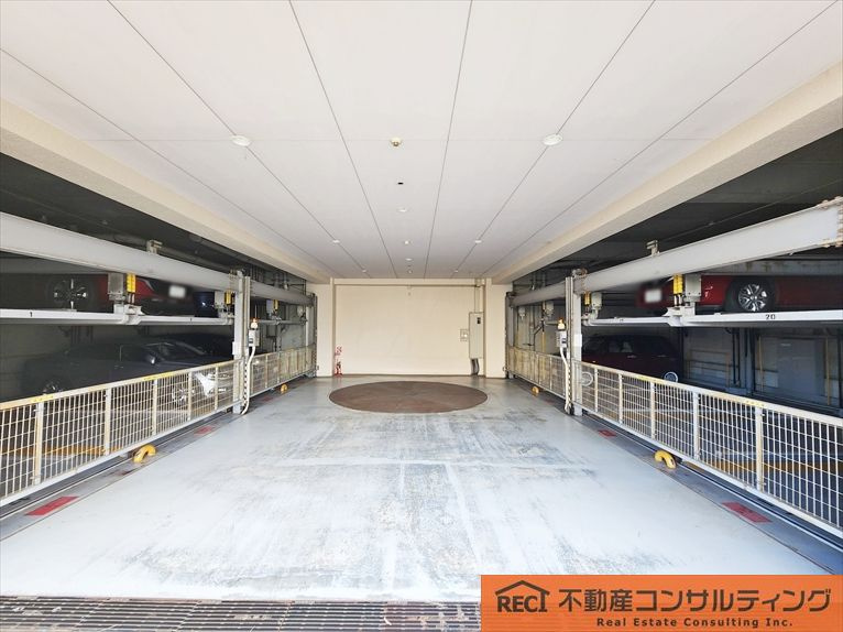 チュリス芦屋川の駐車場