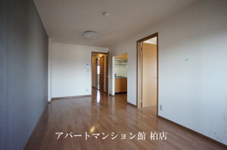 【居間・リビング】 | ル・モンテストS | ※別号室参考写真です