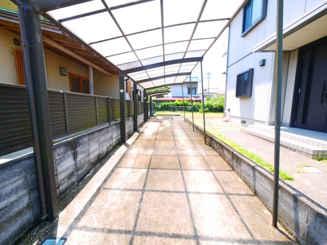長生郡一宮町一宮　中古戸建の駐車場|セキスイハウス施工軽量鉄骨 ３LDK 平成15年4月築 JR外房線上総一宮駅徒歩約6分 駐車2台可能