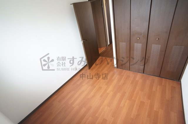 エステートプラザ中野の洋室