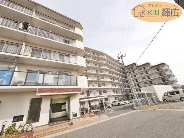 【駐車場】 | シャルム明石　3階