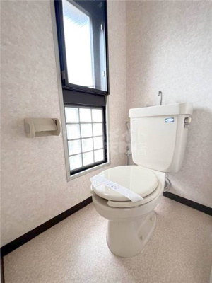 【トイレ】 | ハーバーライフ市岡 | 落ち着いた色調のトイレです