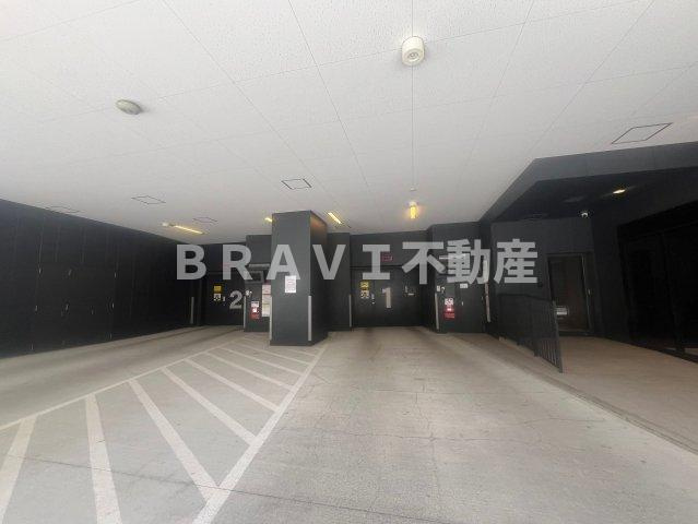 ザ・パークハウス中之島タワー　BRAVI不動産の駐車場