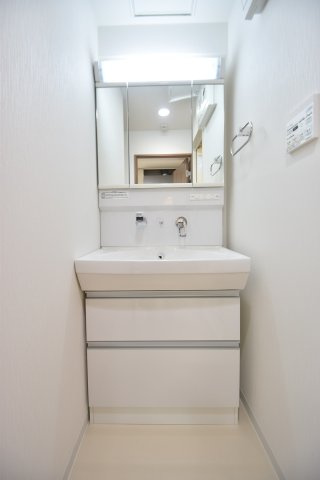 大阪市城東区今福西１丁目の賃貸マンションの洗面所