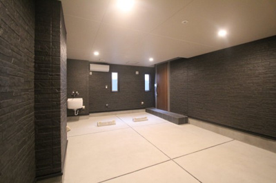 【駐車場】 | クラフトコーヴォ | ガレージ車庫内です