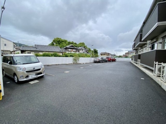 【駐車場】