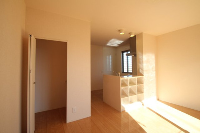 【収納】 | ロイヤルプラザC | リビングにある収納です