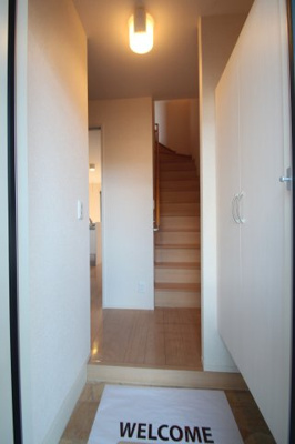 【玄関】 | ロイヤルプラザC