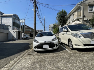 【駐車場】 | ファミールプラザA【SHM】 | いつでも目の届く敷地内に駐車場があります♪荷物がかさばりがちなお買物にも、敷地内駐車場があると便利ですよね☆