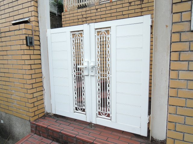 安岡寺５丁目貸家　【短期貸し専用】のエントランス