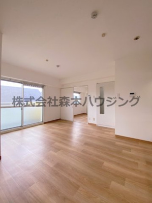 【居間・リビング】 | 　西尾ハイツ | こちらのリビングで趣味の時間をお楽しみください