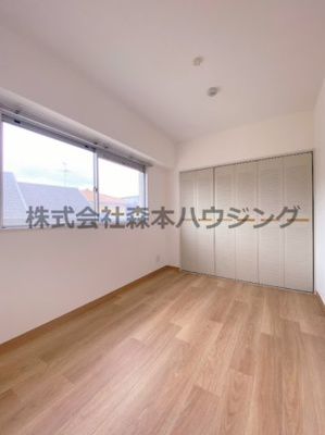 【洋室】 | 　西尾ハイツ | 明るい洋室です