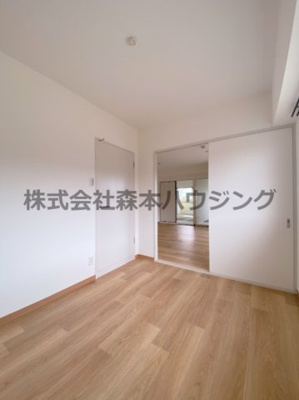 【洋室】 | 　西尾ハイツ | 使い勝手のいい洋室です